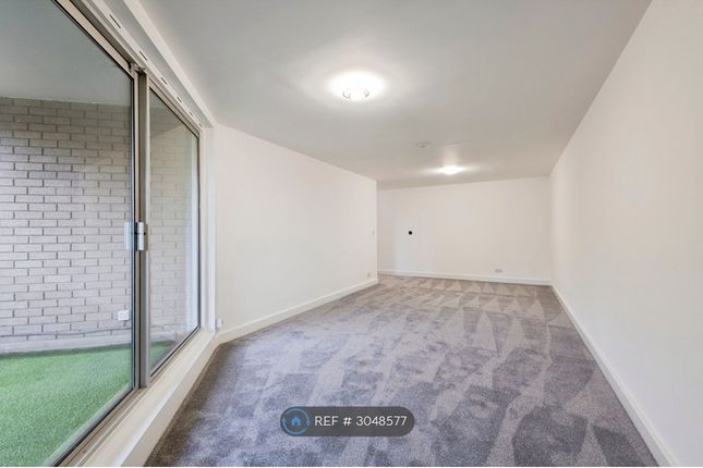 Flat, St Matthews Lodge Oakley Square, London photo 3