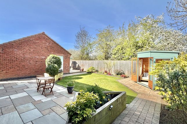 6, Barr Close, Leicester photo 2