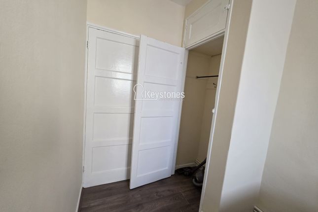 14 Thornaby House (Room 2), Canrobert Street, London photo 3
