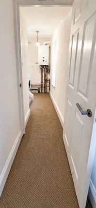 Flat 4, 1b Tasman Road, Tasman Road, London photo 4