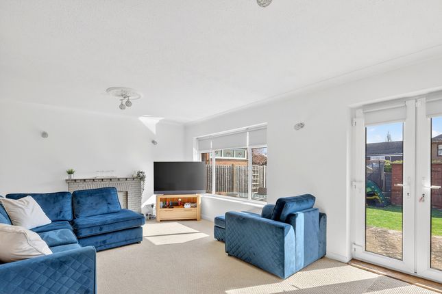 13, Wincoat Drive, South Benfleet photo 3