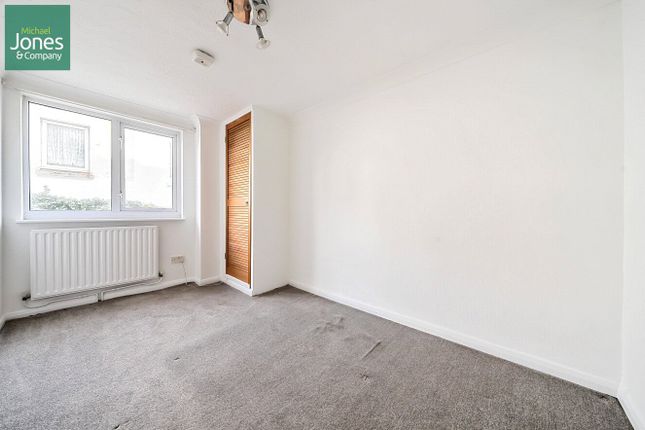 Flat to rent in Crescent Road, Worthing, West Sussex