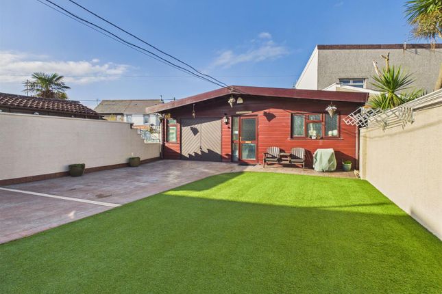 7, St. Johns Drive, Porthcawl photo 2