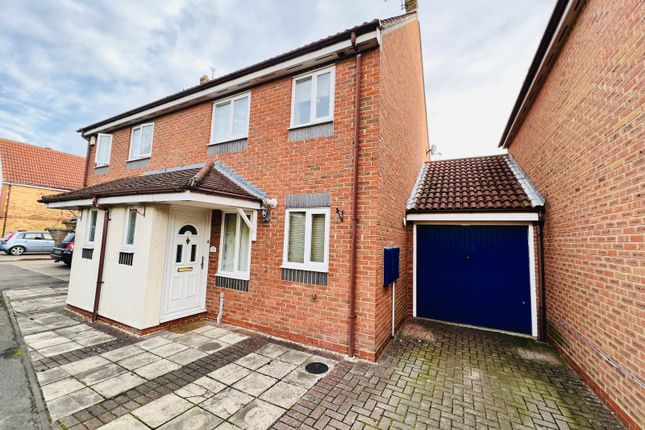 Thumbnail Semi-detached house to rent in Darent Place, Didcot, Oxfordshire