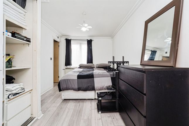 Flat 117, Hewetts Quay, 26-32, Abbey Road, Barking photo 3