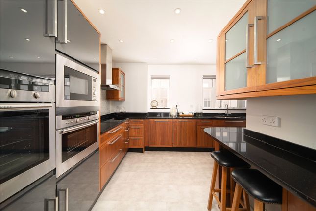 52, Eaton Mews North, London photo 3