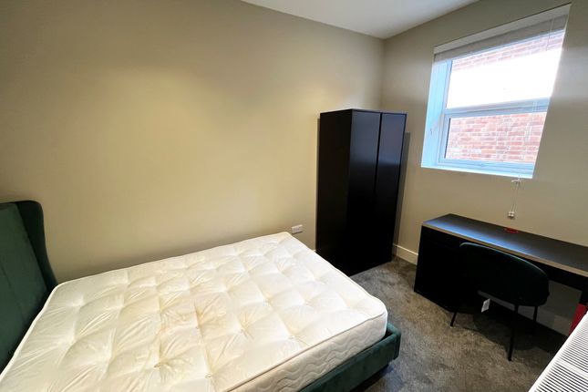 Room 3, Poole photo 3