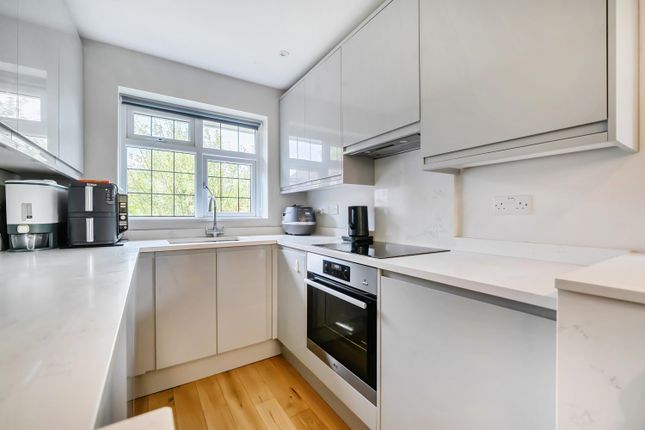 90, West Hill, Epsom photo 4