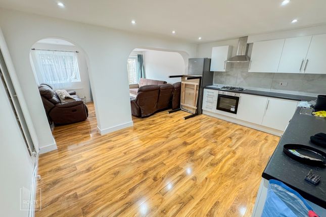 Room 3 45, Wilkinson Way, London photo 5