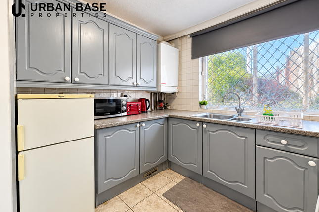 49, Saltwell Street, London photo 3