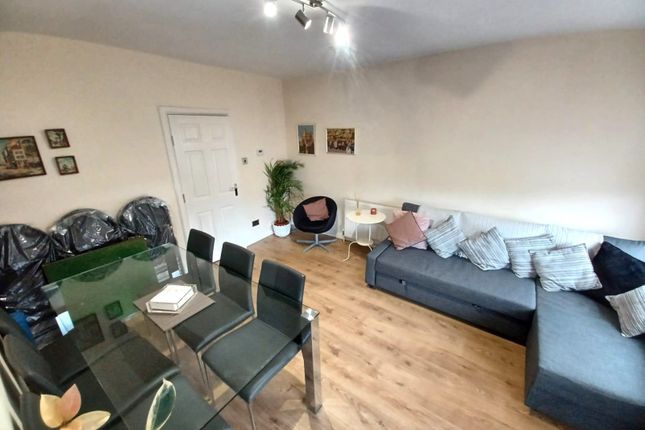 5, Allerton Hill, Leeds photo 2