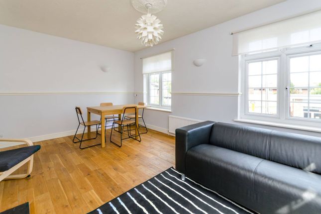 Thumbnail Maisonette to rent in Guildford Park Road, Guildford