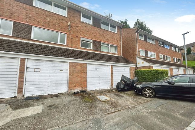 1-bed flat on 18, Valleyside, SWINDON, £40,000