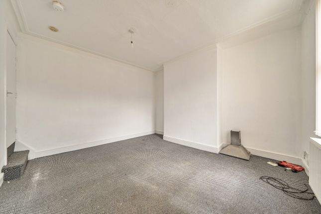19, Thornleigh Mount, West Yorkshire photo 2