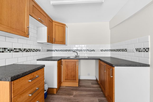6 Bakers Mews, Fore Street, Cullompton photo 2