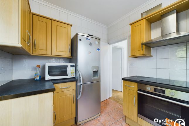 25 Dale Green Road, London photo 3