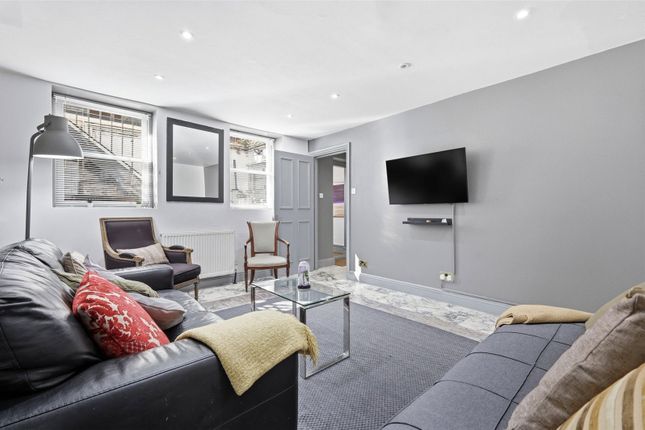 Flat 1, 30, Upper Berkeley Street, London photo 2