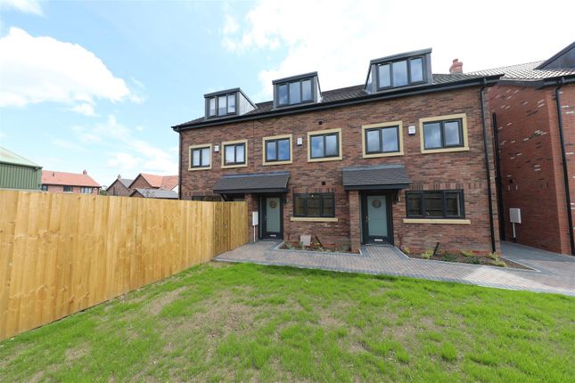 Thumbnail Town house for sale in Swaledale Walk, Beverley