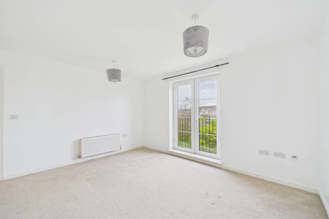 16 Skylark Road, Bridgend photo 3