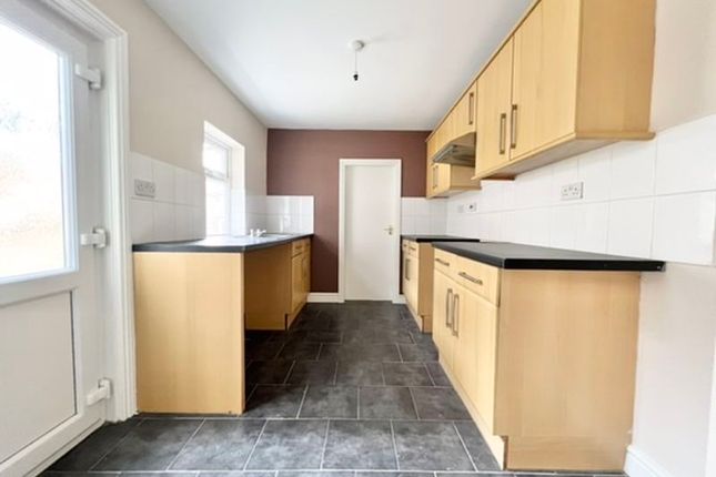 110, Cooper Road, Grimsby photo 2