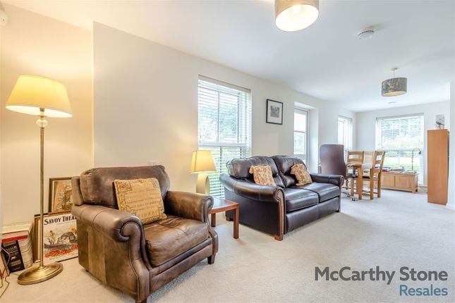 13 Devonshire Place, Station Road, Buxton photo 2