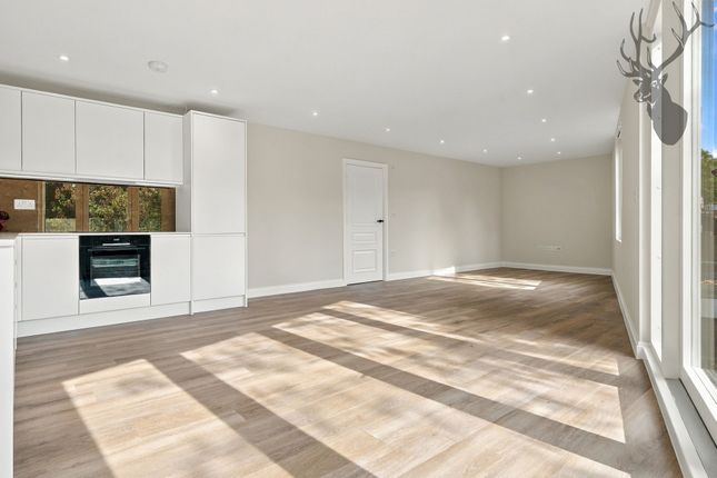 Flat 34, Novella House, Chigwell photo 4
