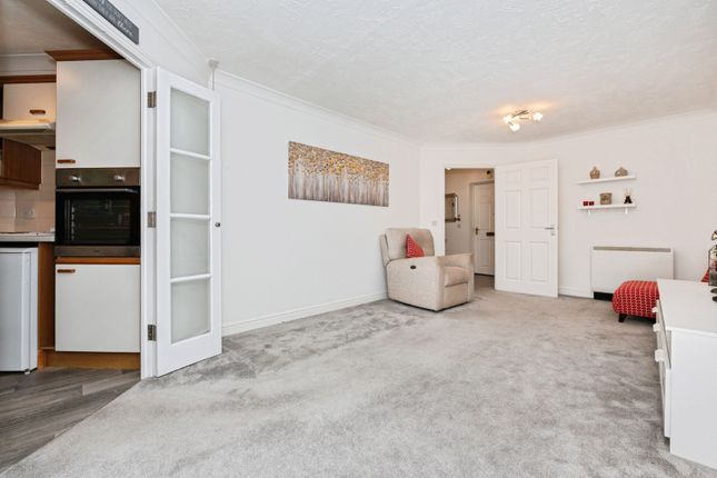 34, Waters Edge Court, Erith photo 4