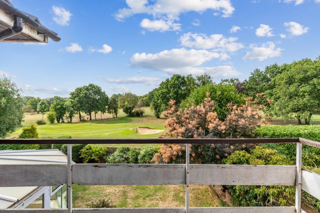 13, Greenacres Drive, Stanmore photo 2
