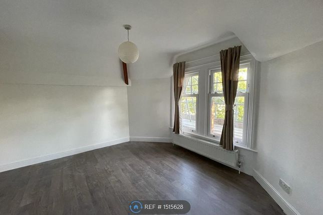Gleneldon Road, London photo 3