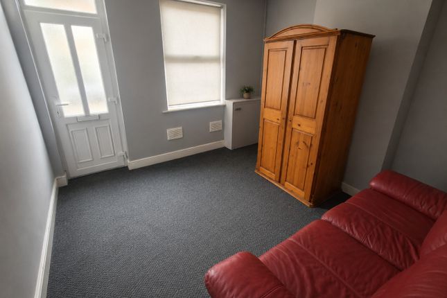 38 Clifton Road, Luton, Bedfordshire photo 2