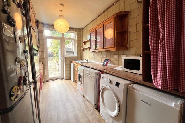 27 Summerlee Gardens, London photo 5