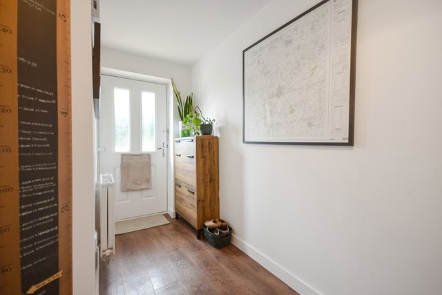 11 Whitehill Place, Saffron Walden photo 2