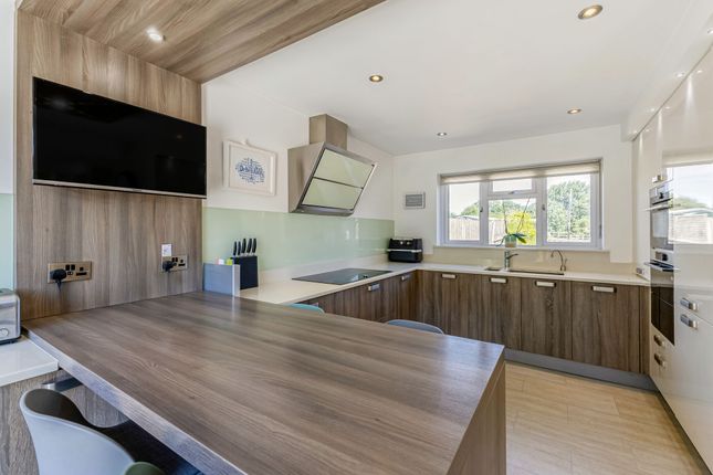 1 Summerhurst, Union Lane, Thatcham photo 3