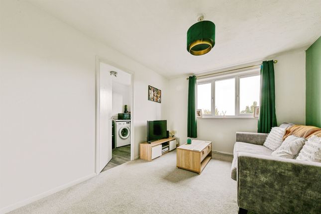 76, Wedgewood Road, Hitchin photo 3