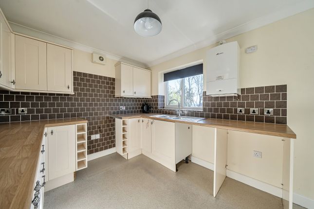 8, Brynmor Close, Powys photo 2