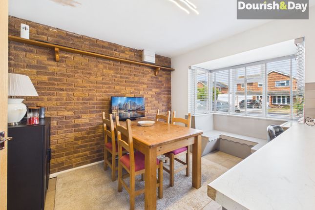 5 Micklewood Close, Stafford photo 3