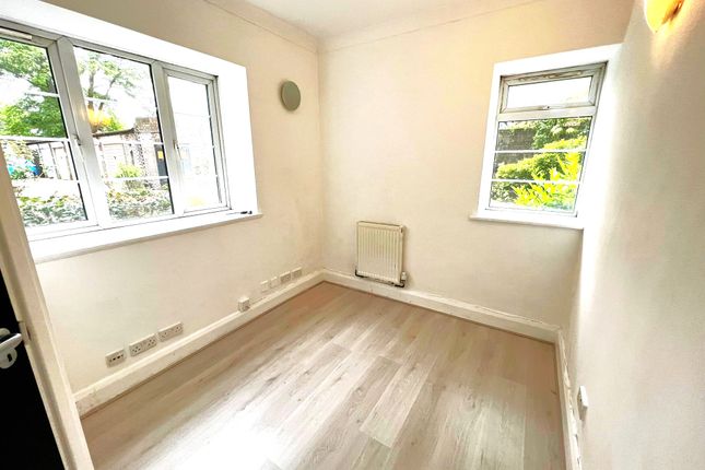 Flat to rent in Shoot Up Hill, London