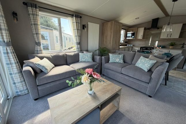 2-bed caravan on 5, Solent Breezes Holiday Park, Warsash, Southampton, £89,995