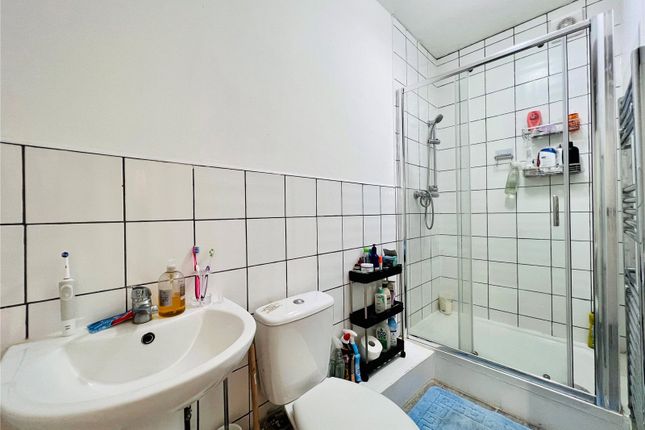 Second Floor, Flat 4,, Crossway, London photo 5