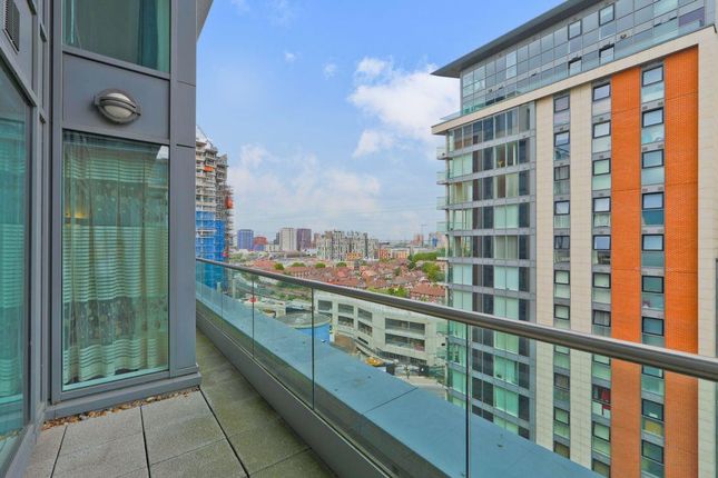 Flat for sale in Adriatic Apartments, Royal Victoria Dock