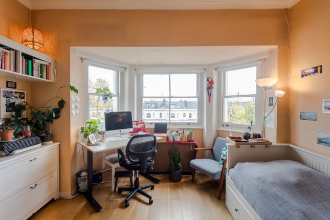 Flat 28, Pinehurst Court 1-3,, Colville Gardens, Notting Hill photo 4