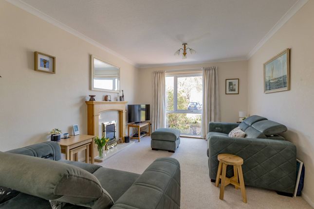 85, Buckstone Crescent, Edinburgh photo 3