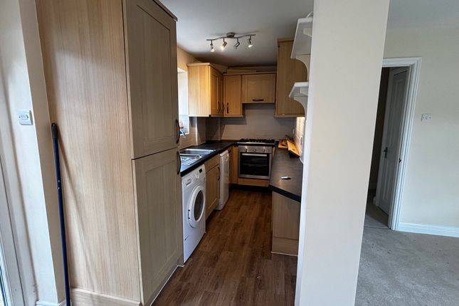 11, Douglas Gardens, BERKHAMSTED photo 5