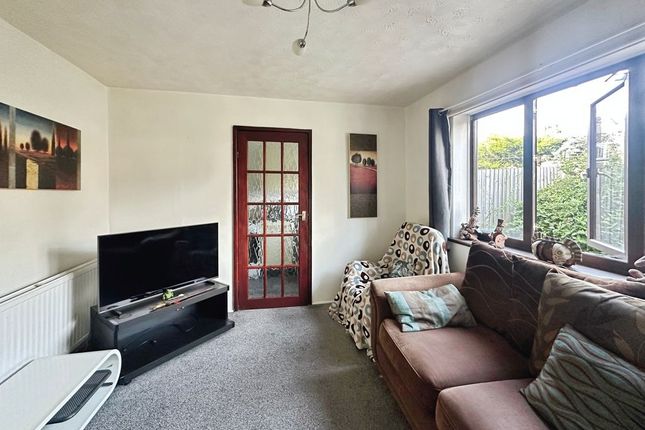 3, Barrett Court, Bury photo 4