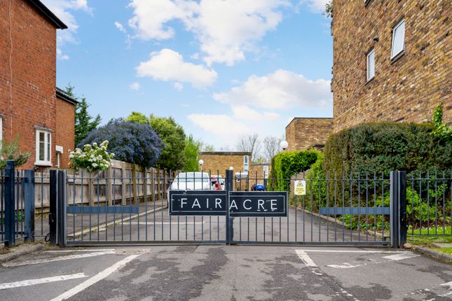 Thumbnail Flat for sale in Acacia Grove, New Malden