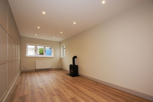 4, Wyntor Avenue, Matlock photo 4