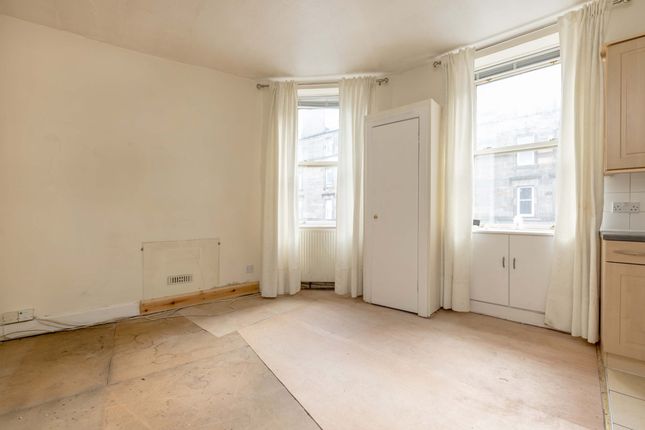Flat for sale in 5 (1F3) Beaverbank Place, Broughton