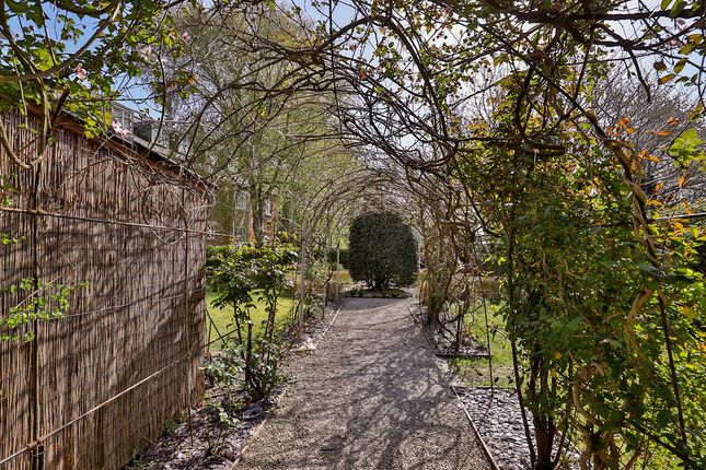 6 Bailey Hall, Dragoon Way, Christchurch photo 2