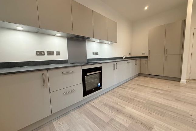 35 Greystone Mansions, 4 Fields Crescent, Barking photo 2