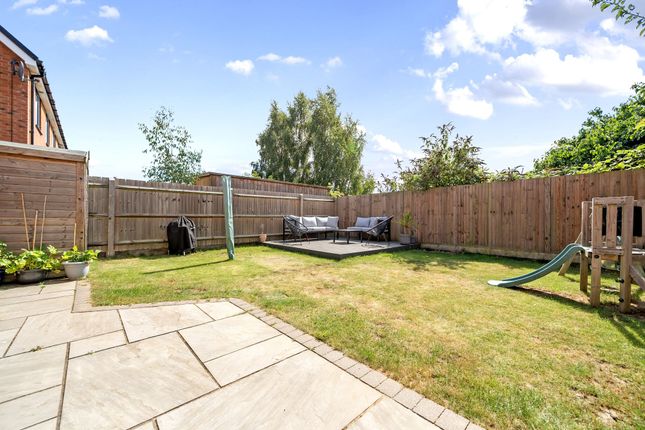 52 Nova Avenue, Faversham photo 4